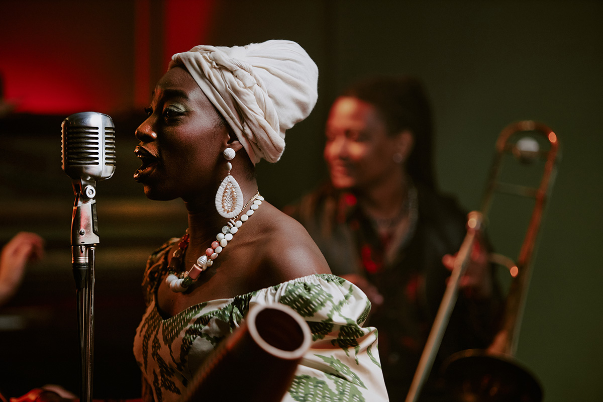 black-woman-singing